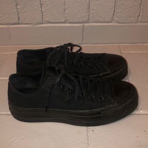 Chuck Taylor All Star Platform Size 6, all black